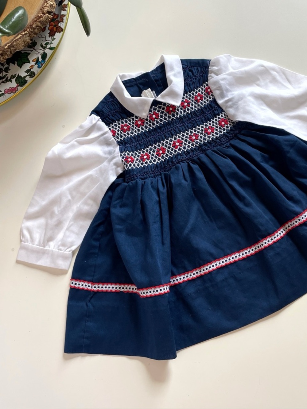 Vintage 1970’s Polly Flinders Hand Smocked Dress | 3T